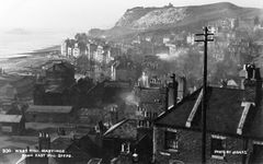 Looking-down-onto-the-old-town-from-off-the-East-Hill-in-1911.